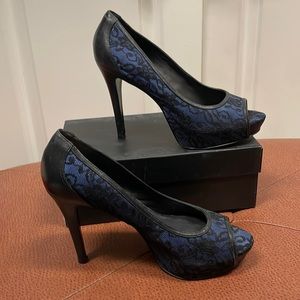 Blue lace and leather open toe pump, size 10